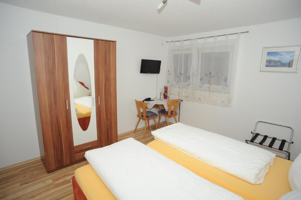 Gasthaus-Pension Fischerkeller Randegg Ngoại thất bức ảnh